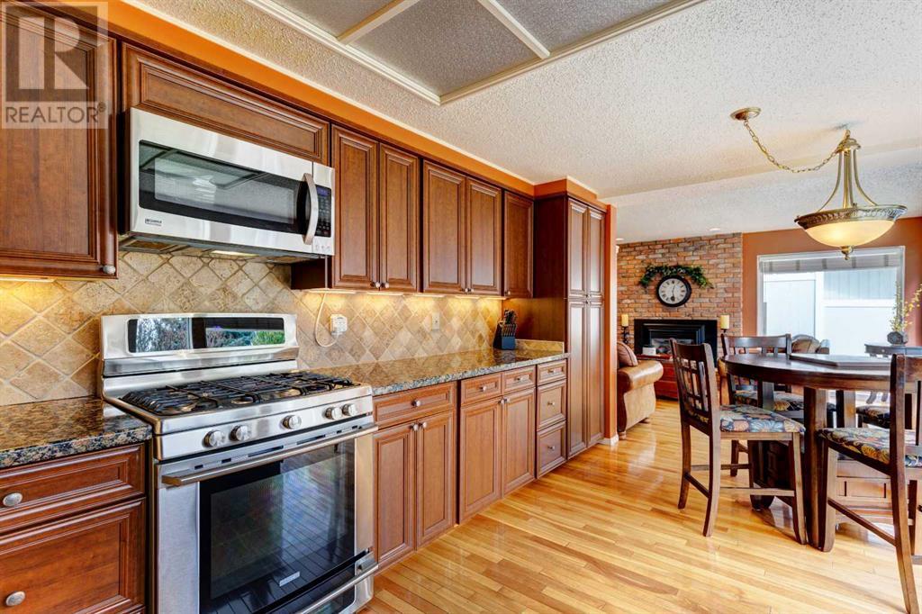 Single Family House for Sale in  Lake Moraine Place SE Lake Bonavista Calgary 