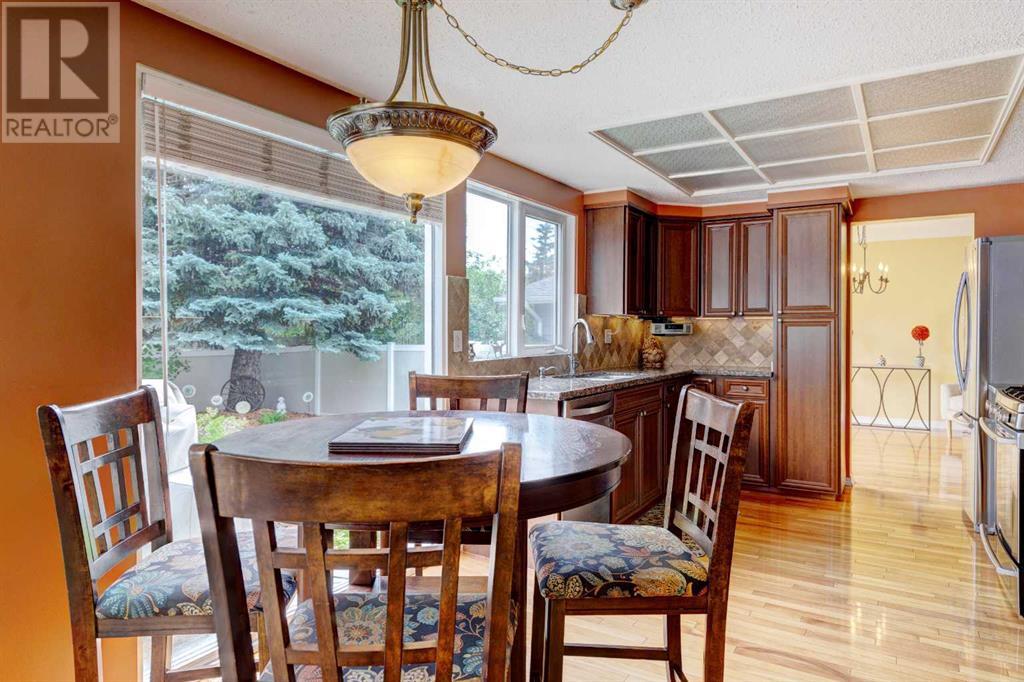 Single Family House for Sale in  Lake Moraine Place SE Lake Bonavista Calgary 