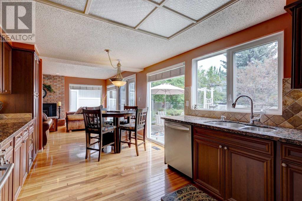Single Family House for Sale in  Lake Moraine Place SE Lake Bonavista Calgary 