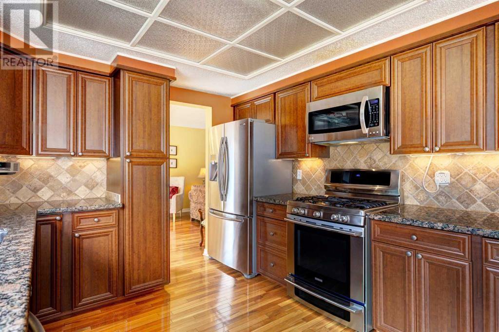 Single Family House for Sale in  Lake Moraine Place SE Lake Bonavista Calgary 