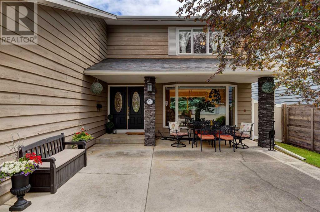 Single Family House for Sale in  Lake Moraine Place SE Lake Bonavista Calgary 