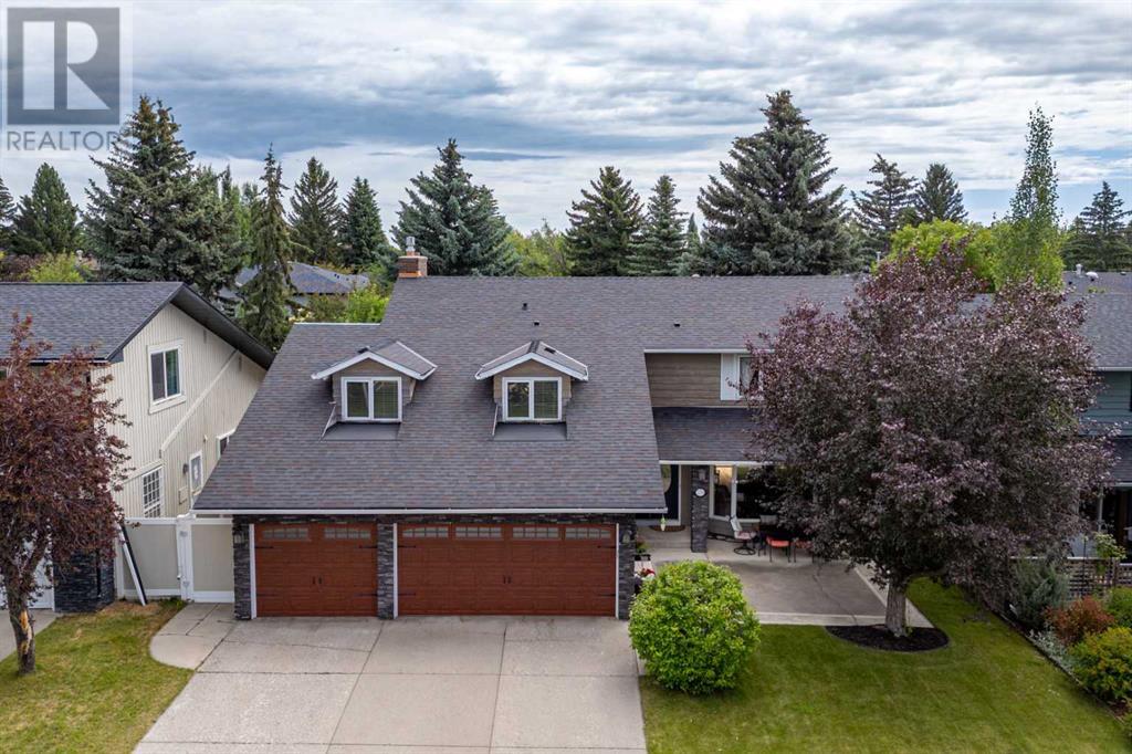 Single Family House for Sale in  Lake Moraine Place SE Lake Bonavista Calgary 