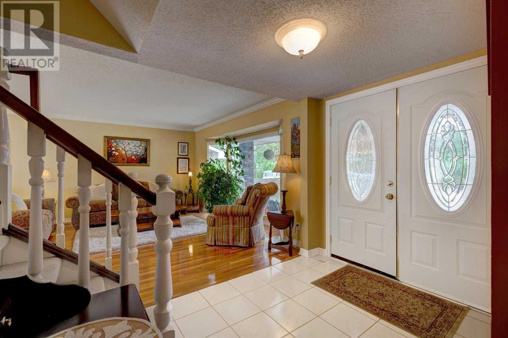 Single Family House for Sale in  Lake Moraine Place SE Lake Bonavista Calgary 