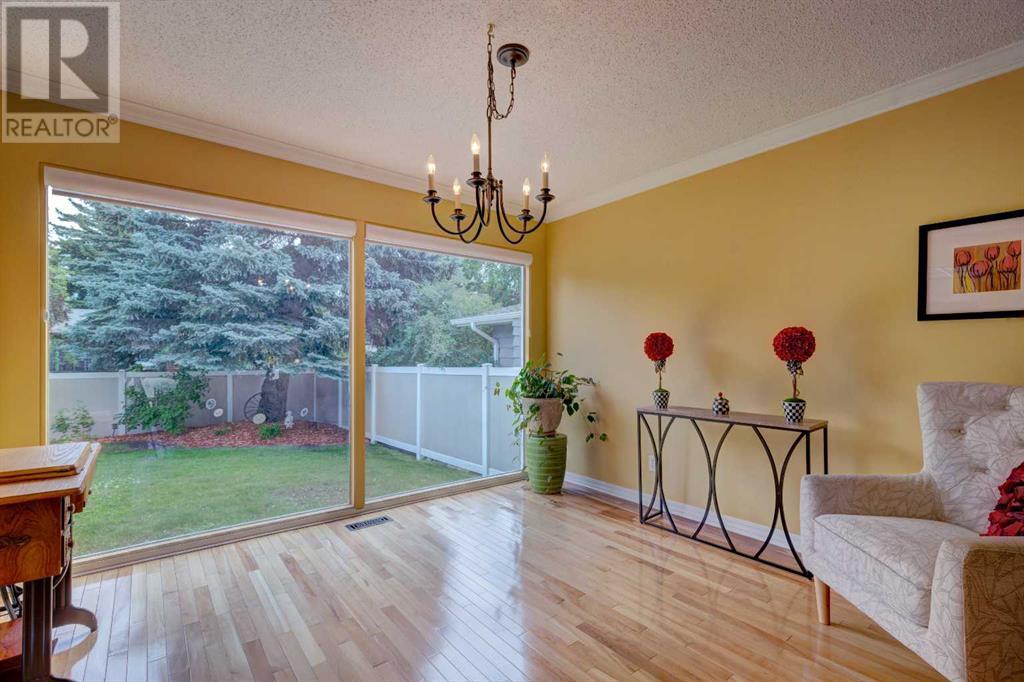 Single Family House for Sale in  Lake Moraine Place SE Lake Bonavista Calgary 