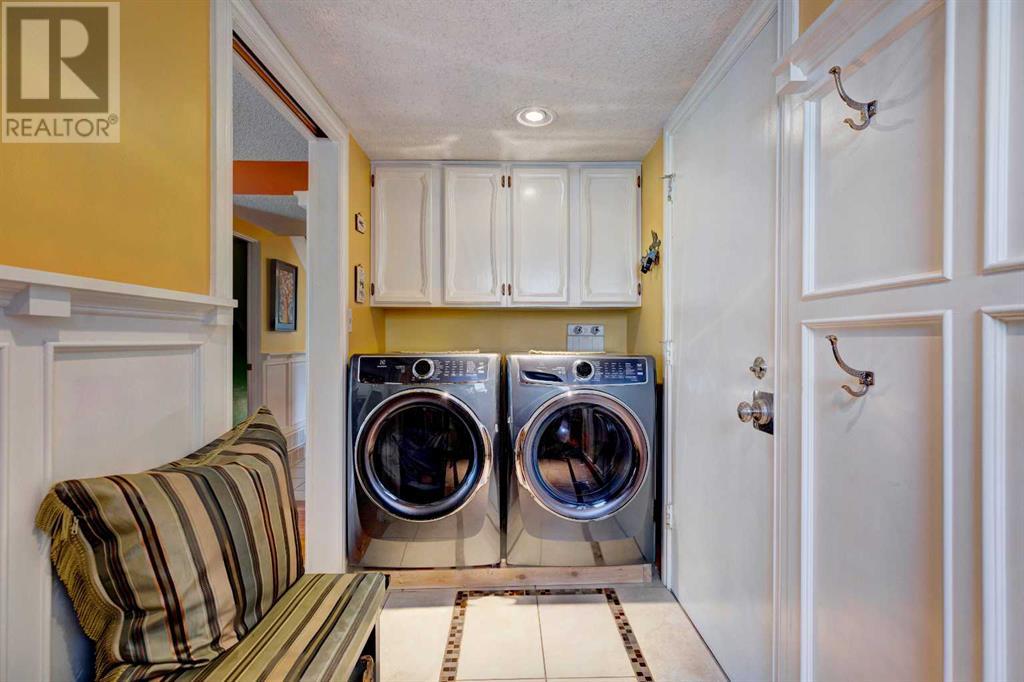 Single Family House for Sale in  Lake Moraine Place SE Lake Bonavista Calgary 