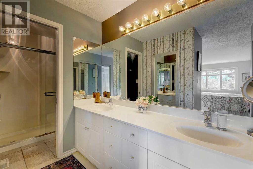Single Family House for Sale in  Lake Moraine Place SE Lake Bonavista Calgary 