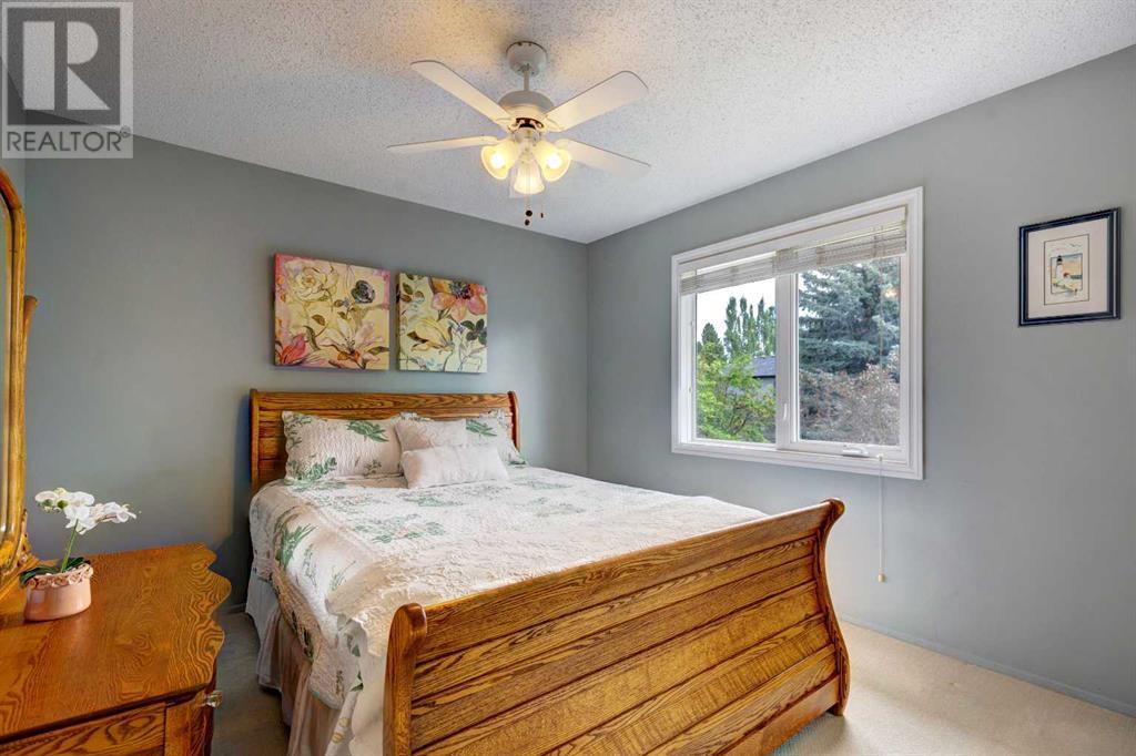 Single Family House for Sale in  Lake Moraine Place SE Lake Bonavista Calgary 