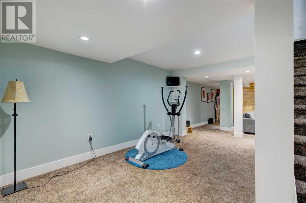 Single Family House for Sale in  Lake Moraine Place SE Lake Bonavista Calgary 