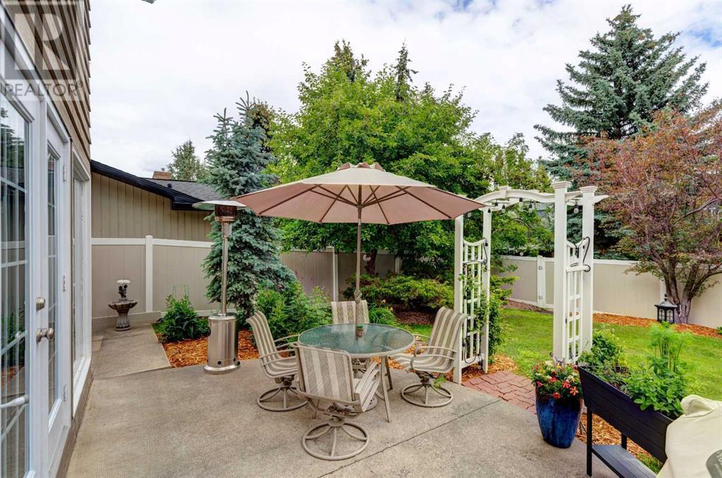 Single Family House for Sale in  Lake Moraine Place SE Lake Bonavista Calgary 