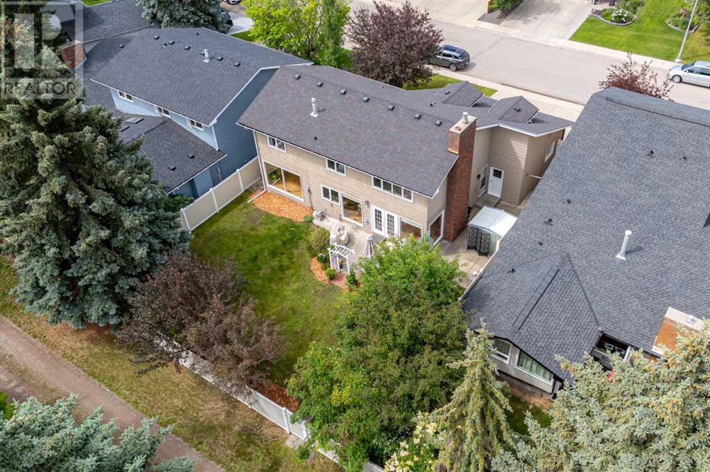 Single Family House for Sale in  Lake Moraine Place SE Lake Bonavista Calgary 