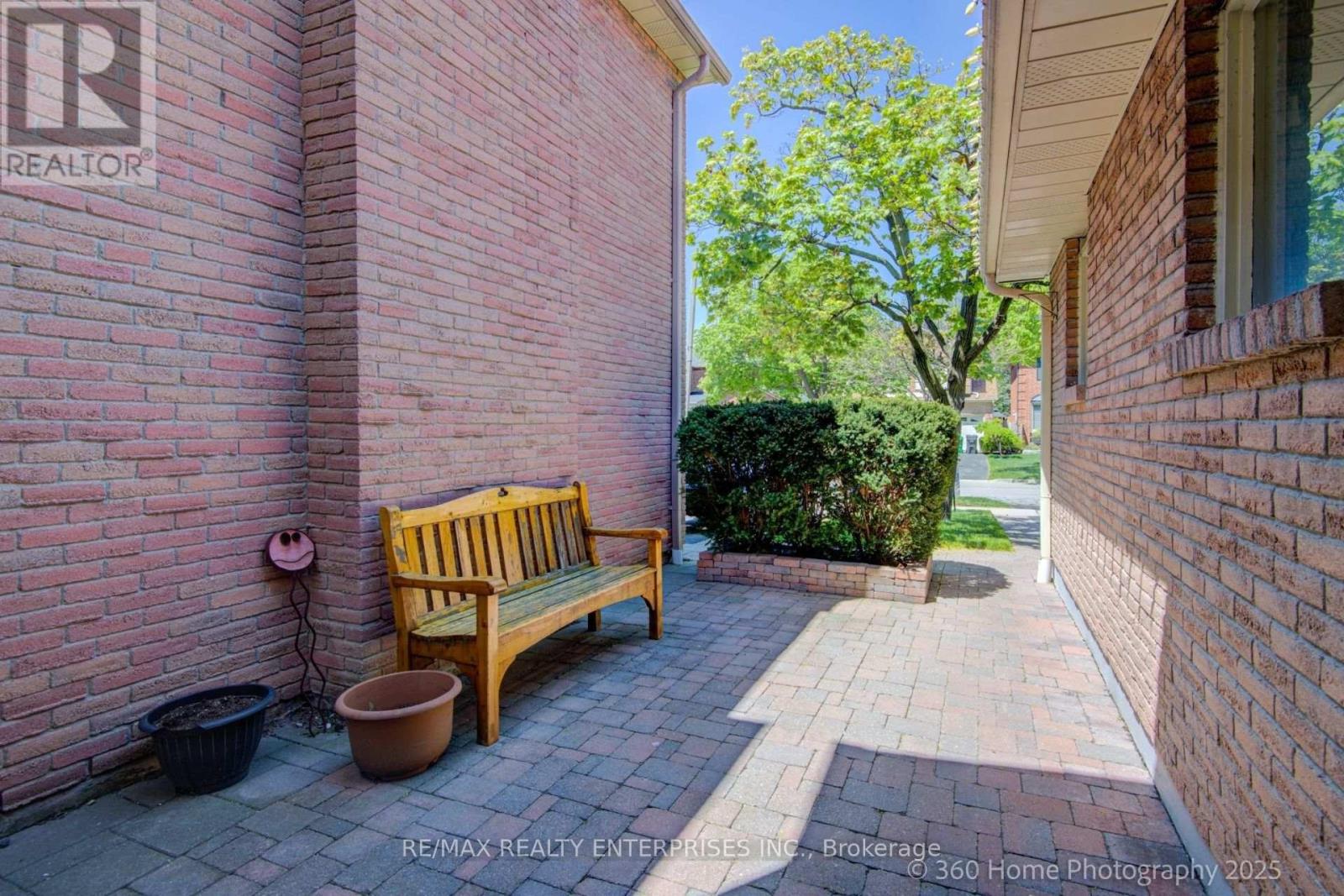 Photo 35 of 4425 Sawmill Valley Drive, Mississauga ON