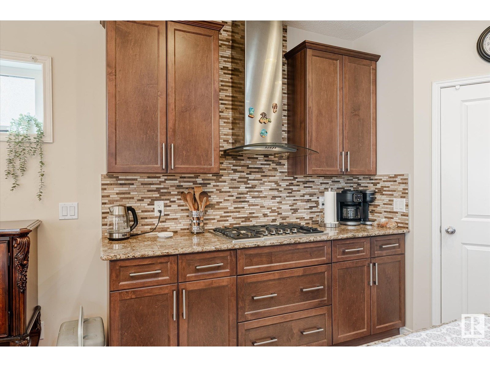 Photo 12 of 8535 216 St Nw, Edmonton AB