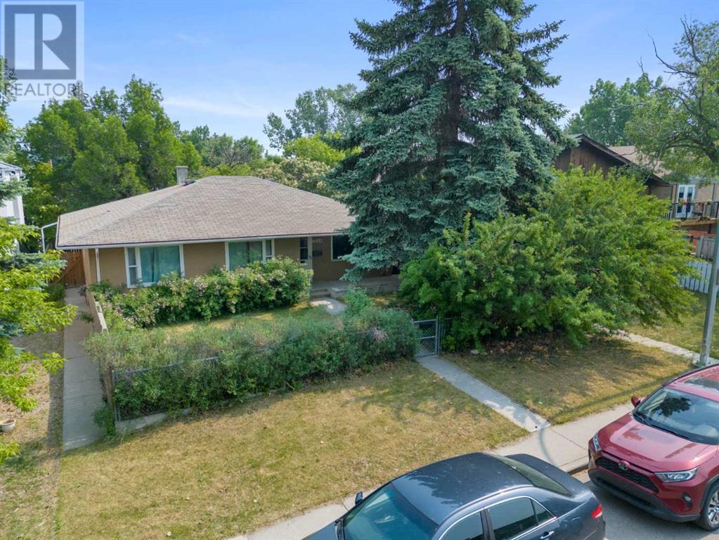 Single Family House Bungalow for Sale in   Avenue NW Bowness Calgary 