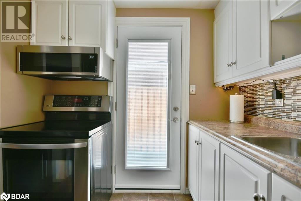 Photo 7 of 624 Bayview Drive, Midland ON