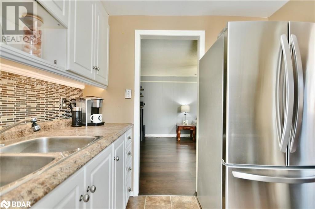 Photo 8 of 624 Bayview Drive, Midland ON