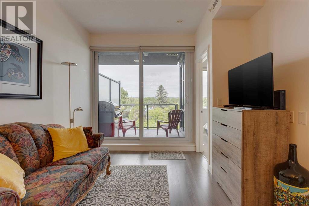 Single Family House for Sale in    Street NW Hillhurst Calgary 