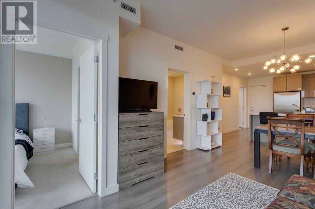 Single Family House for Sale in    Street NW Hillhurst Calgary 
