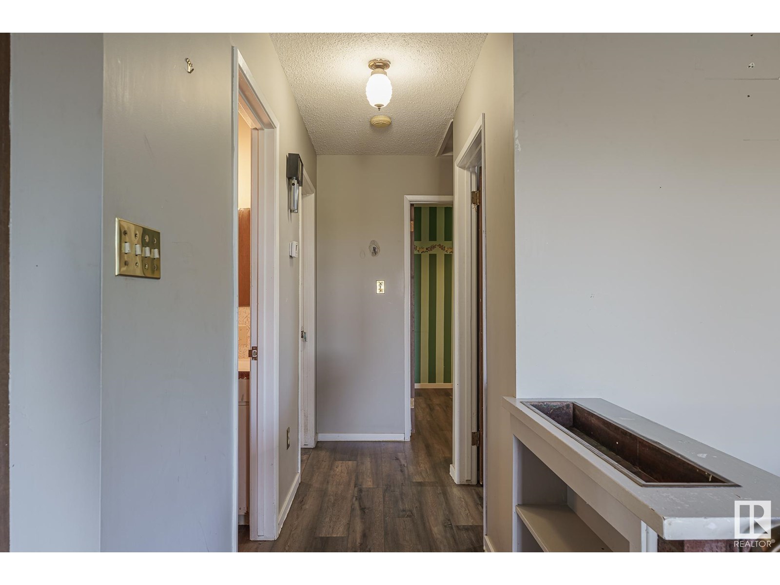 Photo 28 of 1450 34 St Sw, Edmonton AB