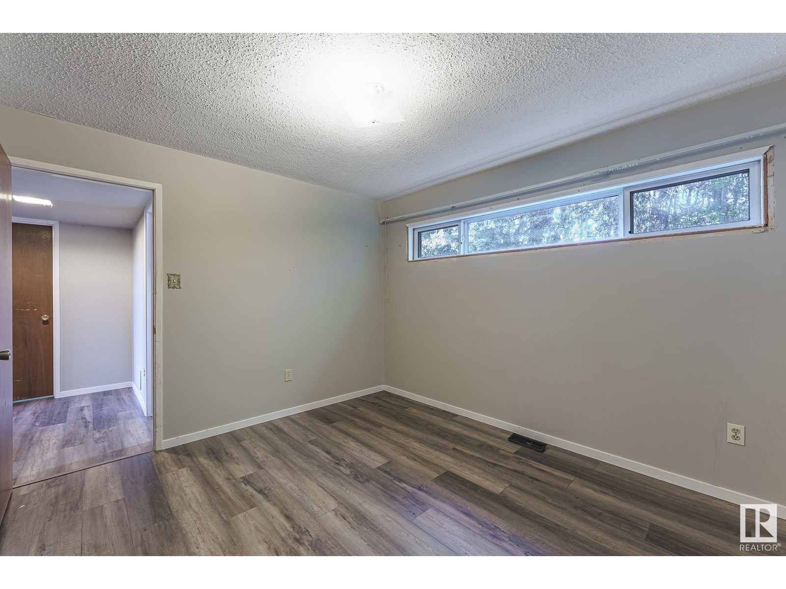 Photo 44 of 1450 34 St Sw, Edmonton AB