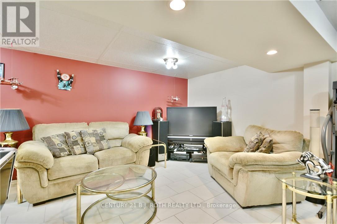Photo 4 of 624 Bayview Drive, Midland ON