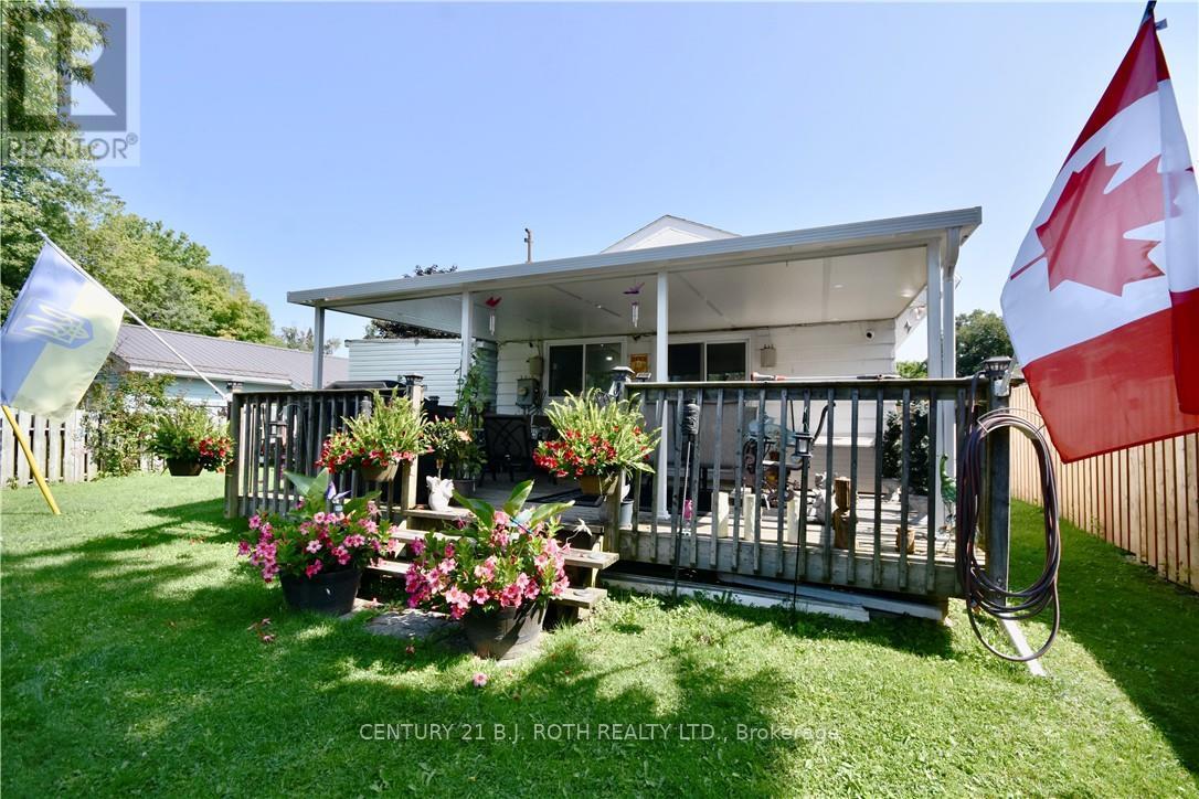 Photo 18 of 624 Bayview Drive, Midland ON