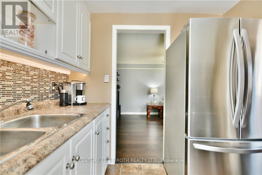 Photo 21 of 624 Bayview Drive, Midland ON