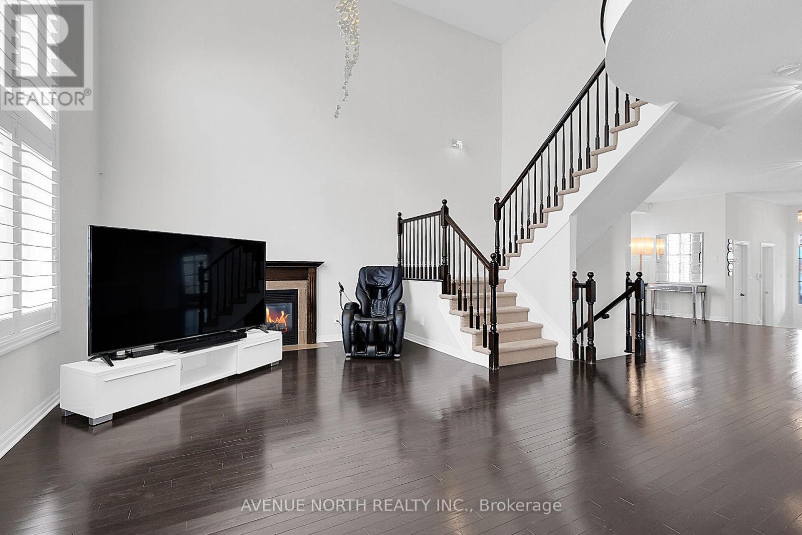 Photo 33 of 429 Dovehaven Street, Ottawa ON
