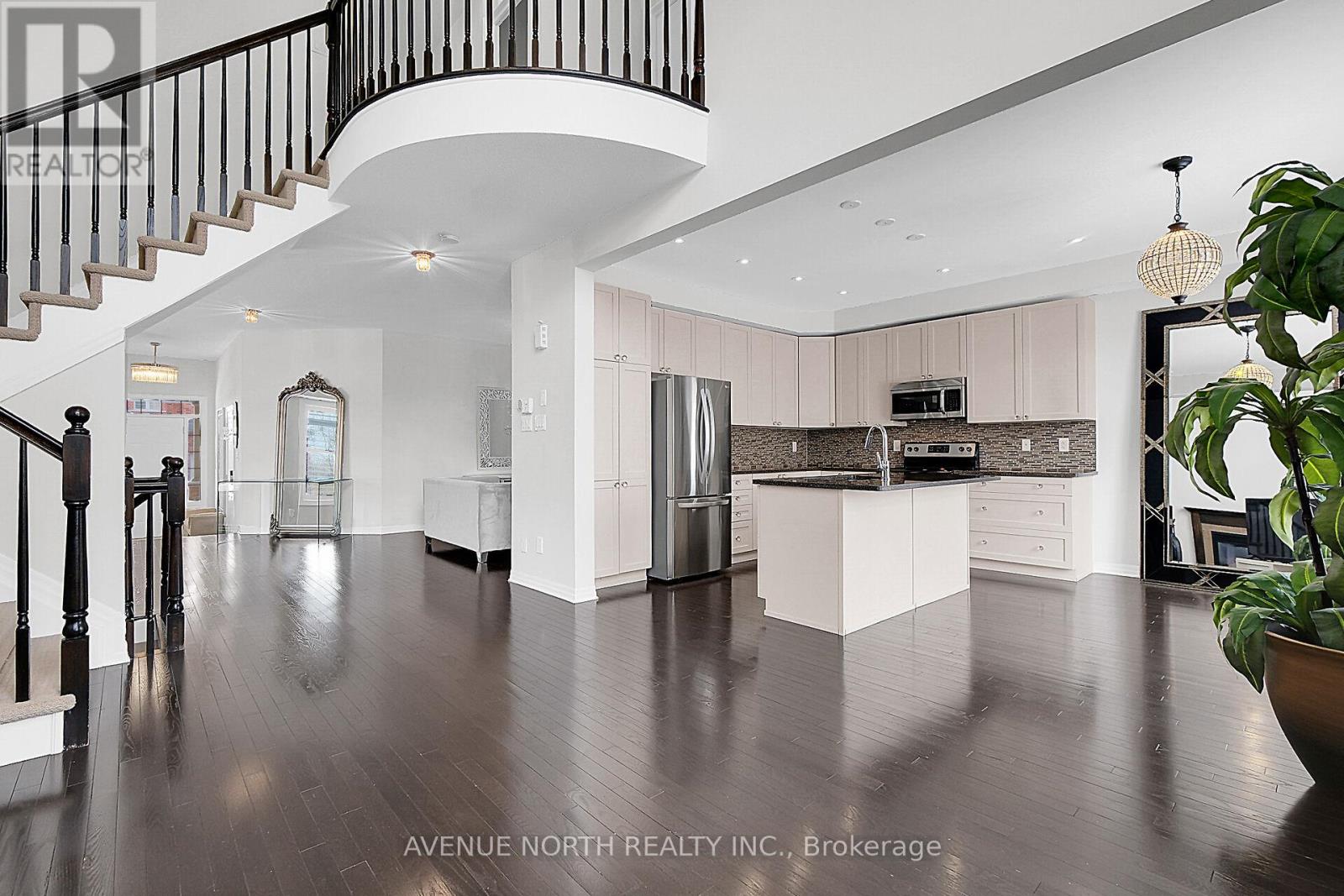Photo 6 of 429 Dovehaven Street, Ottawa ON