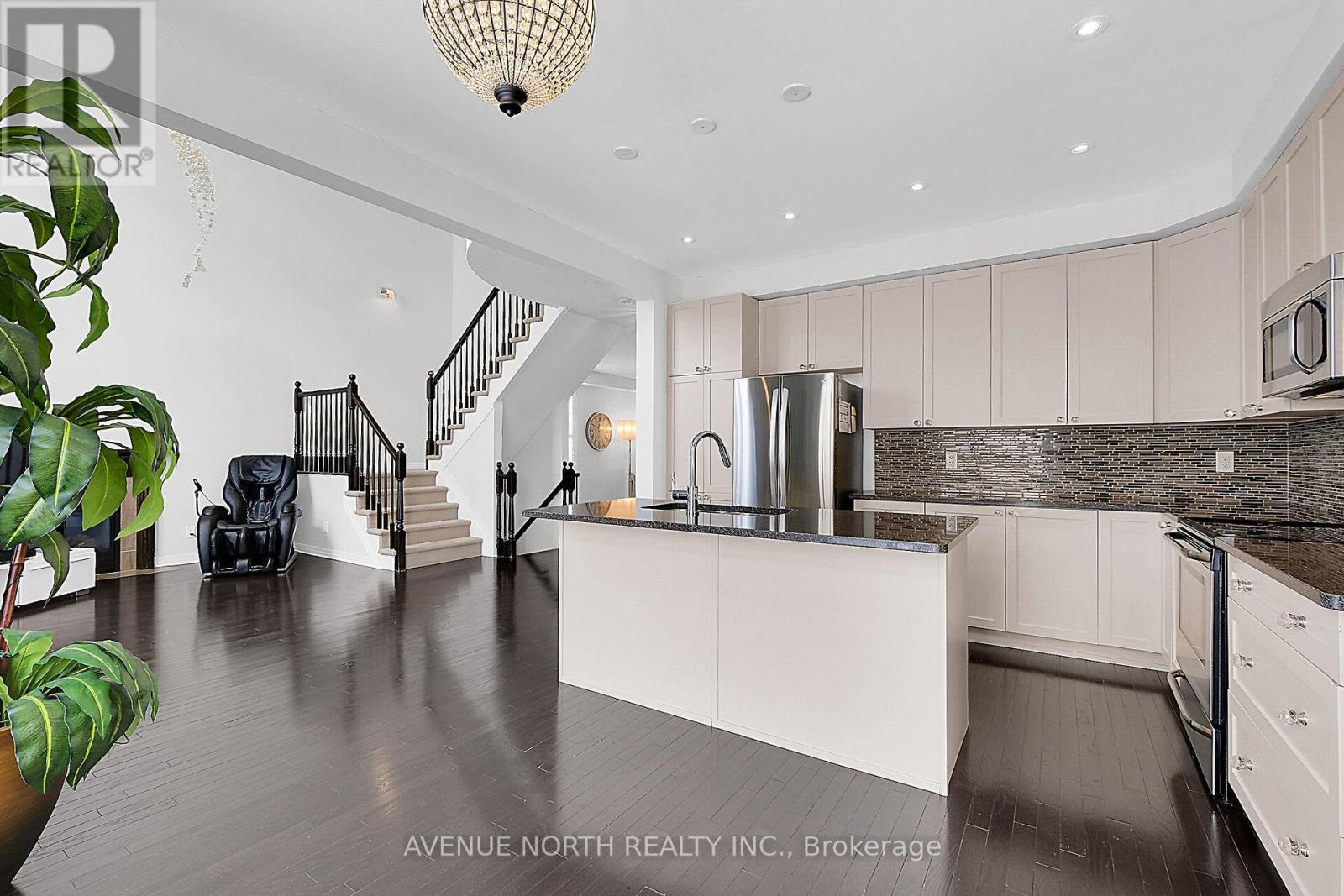 Photo 34 of 429 Dovehaven Street, Ottawa ON