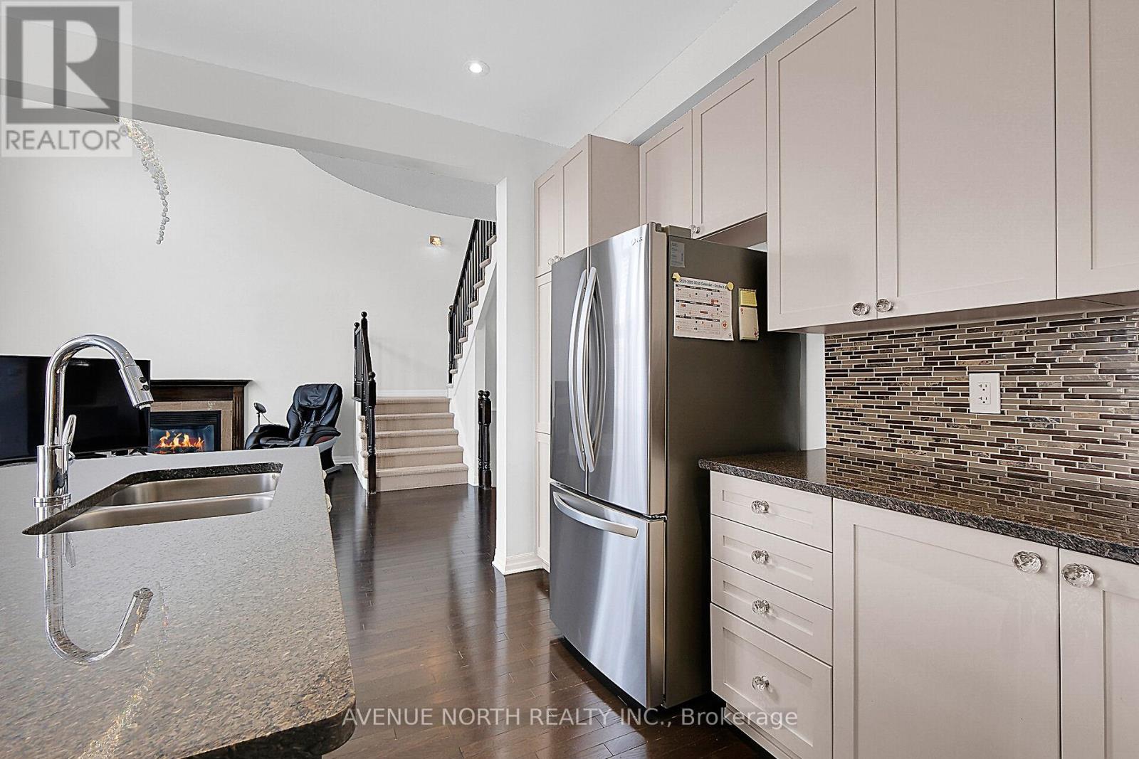 Photo 25 of 429 Dovehaven Street, Ottawa ON
