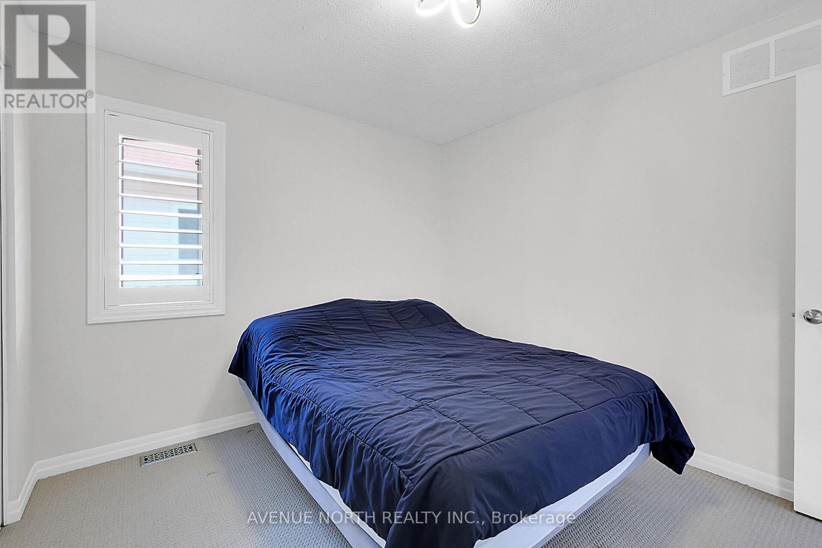 Photo 17 of 429 Dovehaven Street, Ottawa ON