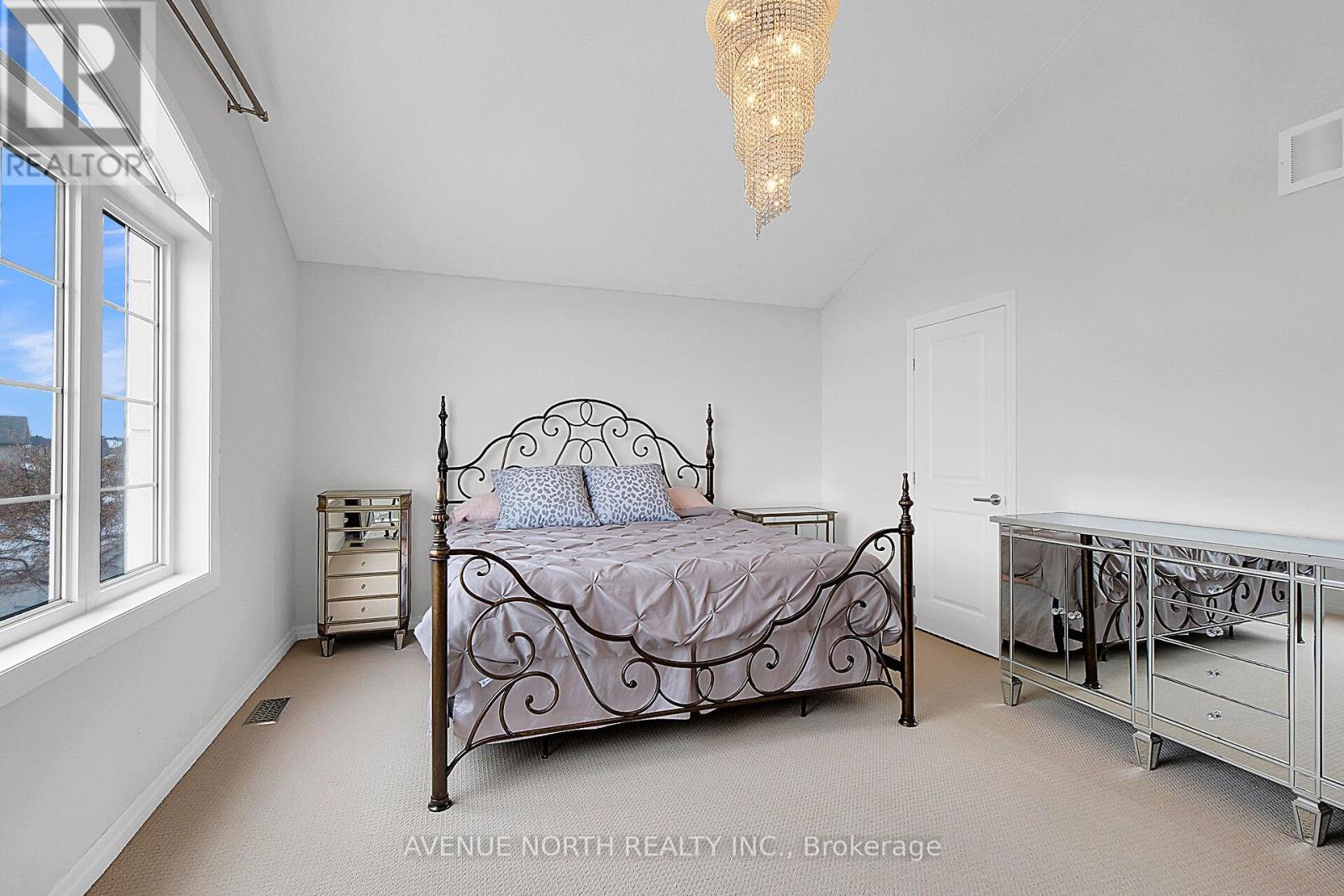 Photo 32 of 429 Dovehaven Street, Ottawa ON
