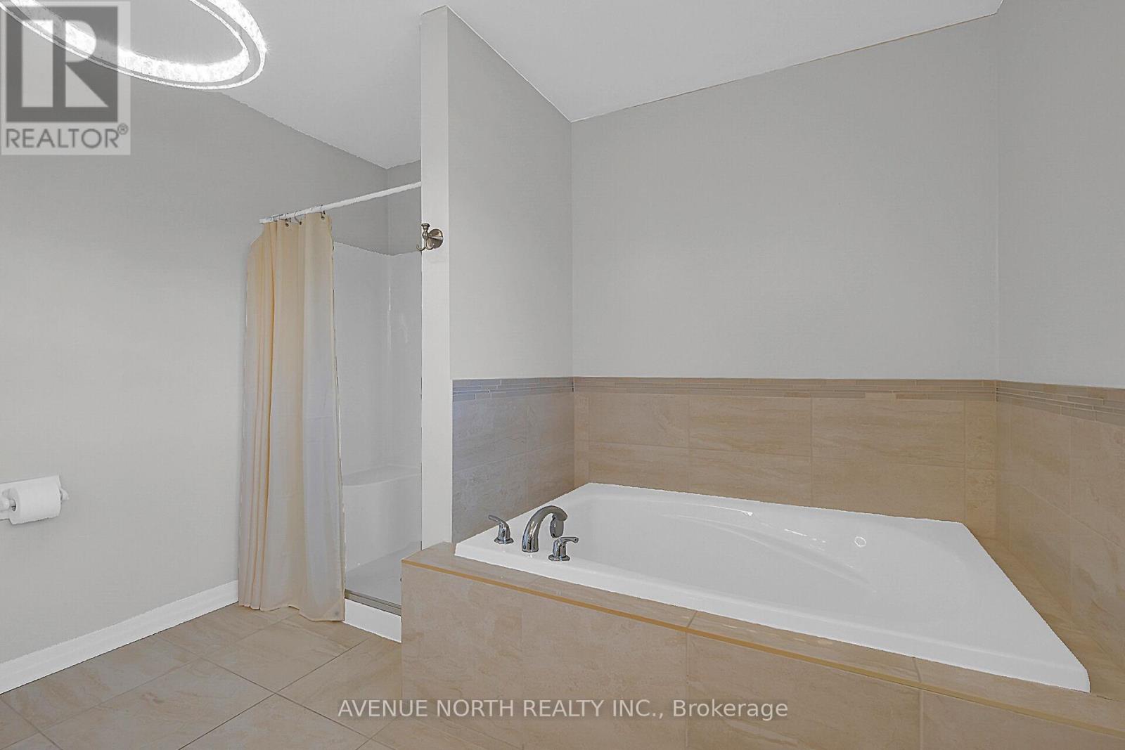 Photo 39 of 429 Dovehaven Street, Ottawa ON