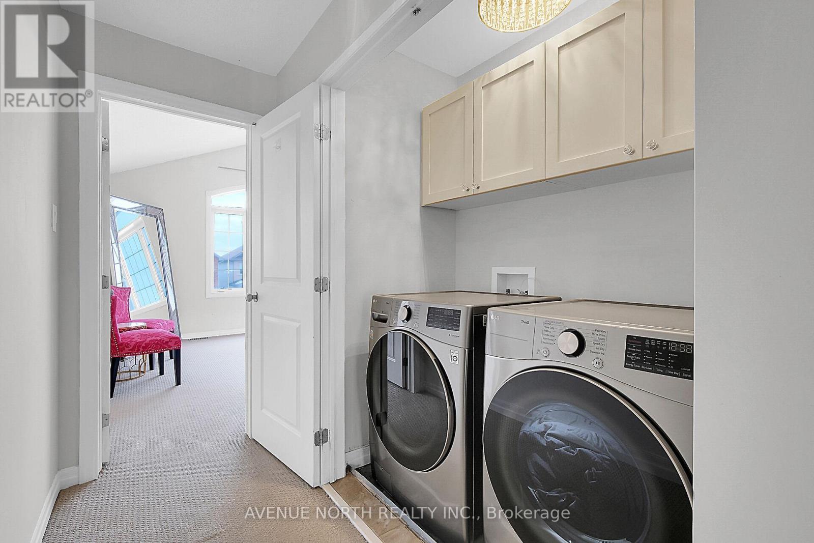 Photo 5 of 429 Dovehaven Street, Ottawa ON