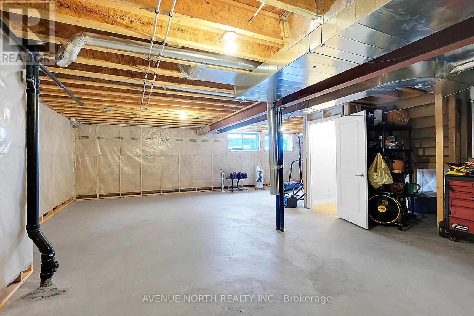 Photo 37 of 429 Dovehaven Street, Ottawa ON