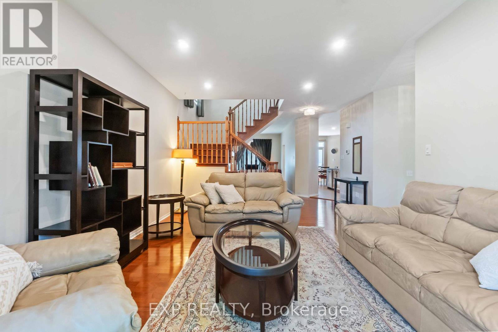 Photo 6 of 104 Yorkberry Gate, Ottawa ON