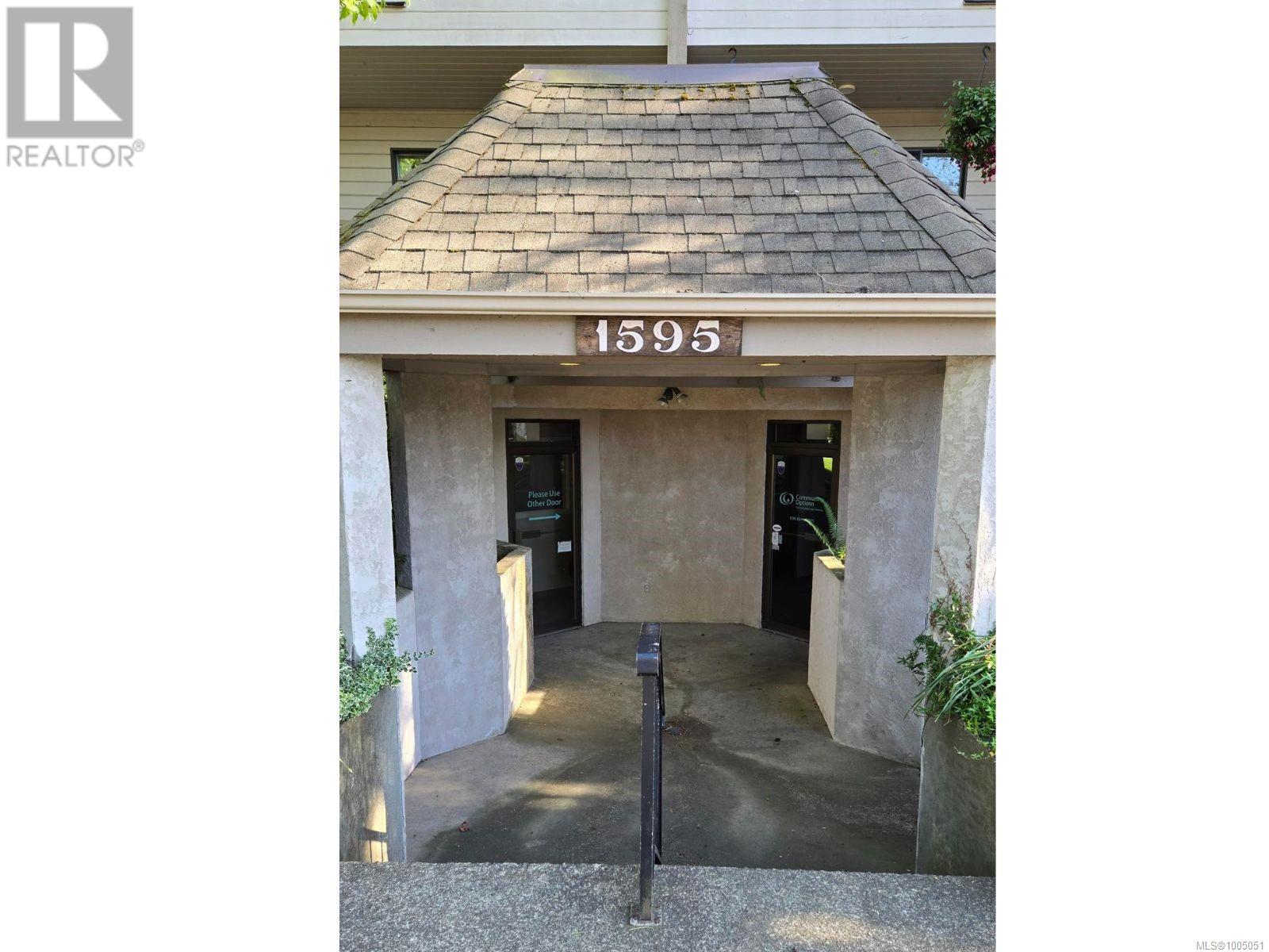 1 1595 Bay Street, Victoria