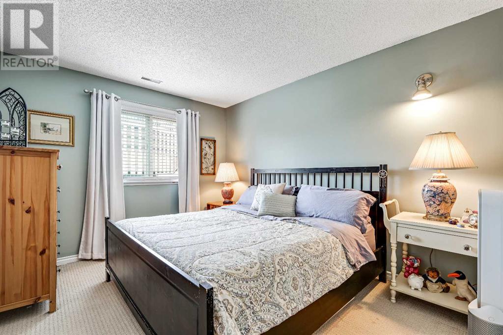 Single Family House for Sale in    Street NW St Andrews Heights Calgary 
