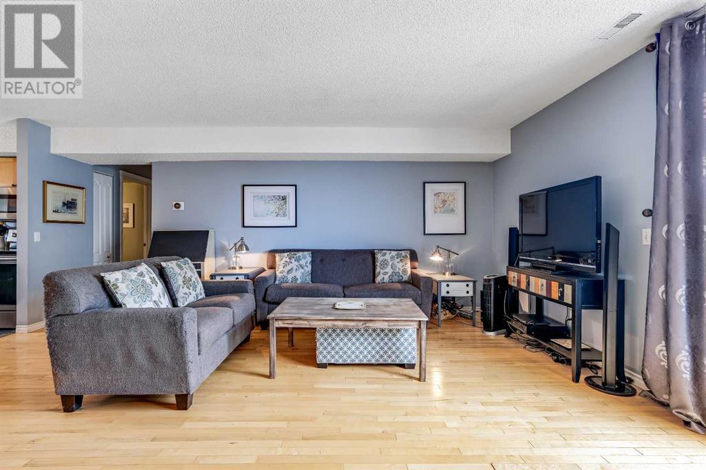 Single Family House for Sale in    Street NW St Andrews Heights Calgary 