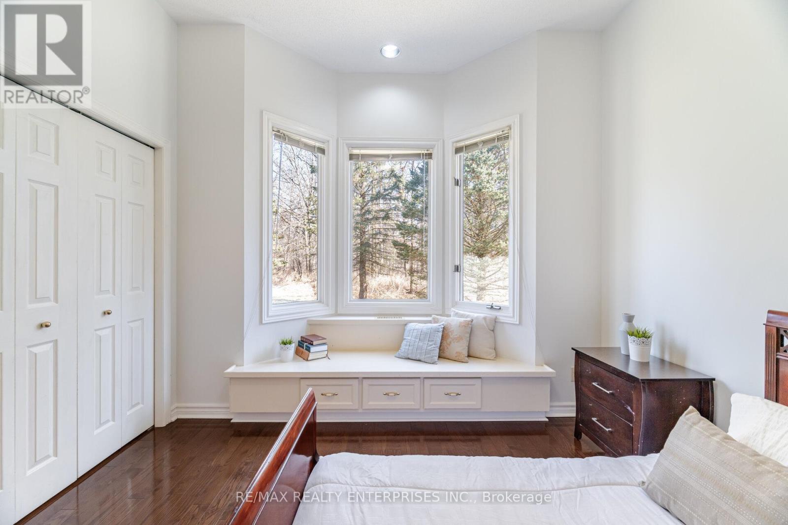 Photo 7 of 2 Stoney Brae Street, Brant ON
