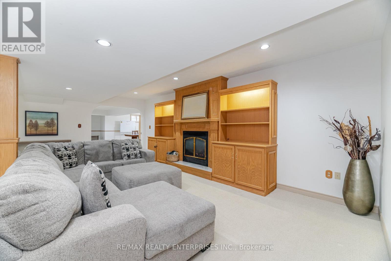 Photo 31 of 2 Stoney Brae Street, Brant ON