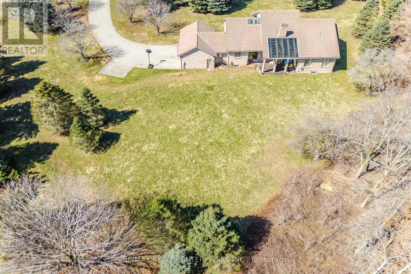 Photo 24 of 2 Stoney Brae Street, Brant ON