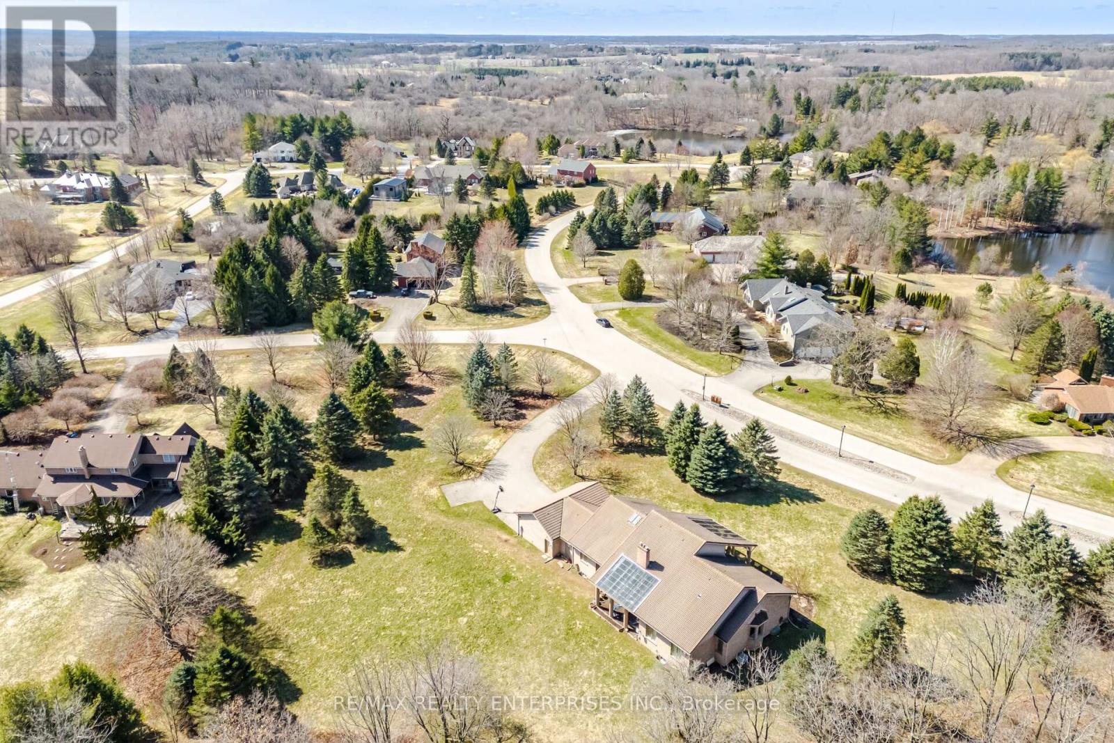 Photo 26 of 2 Stoney Brae Street, Brant ON