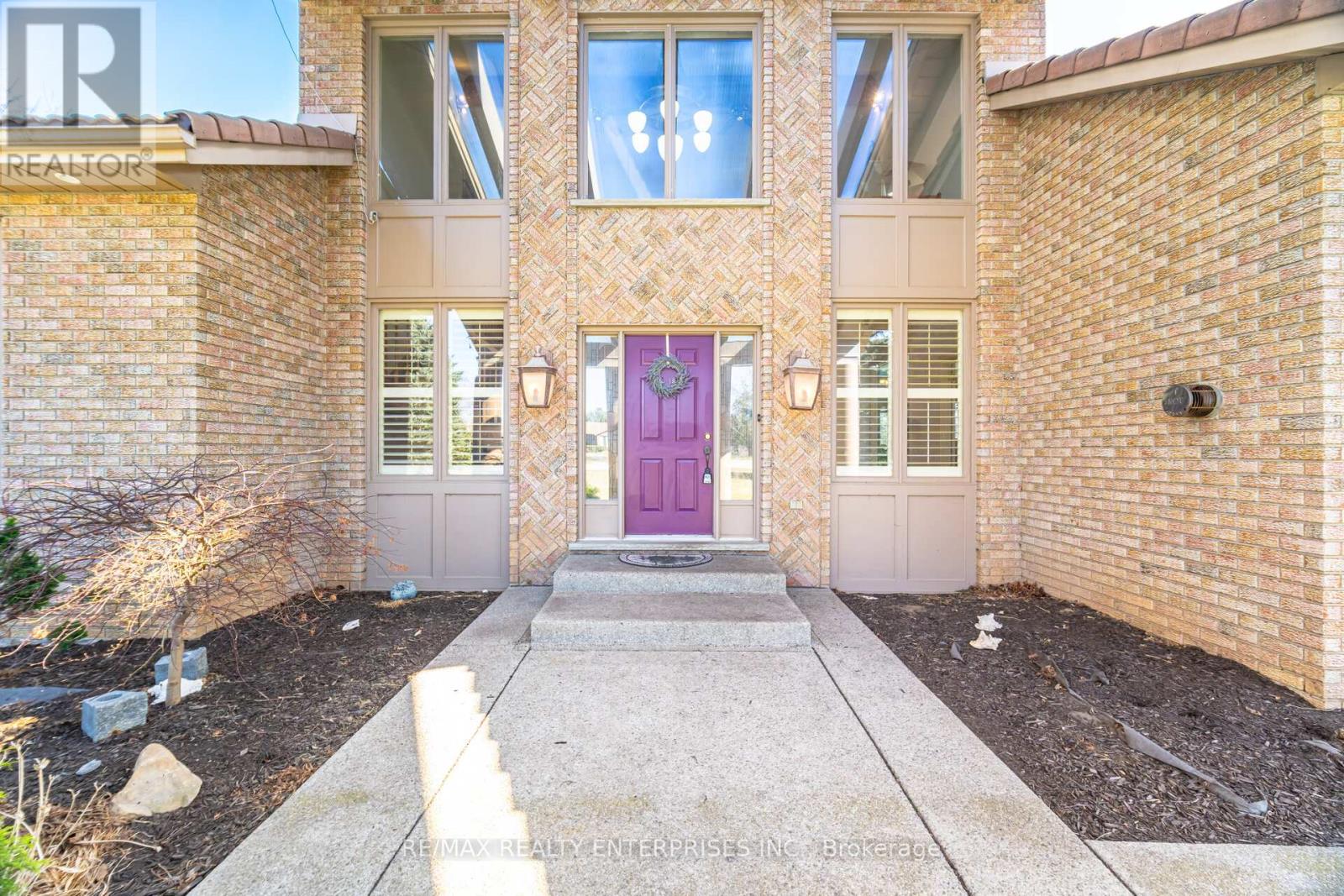 Photo 43 of 2 Stoney Brae Street, Brant ON