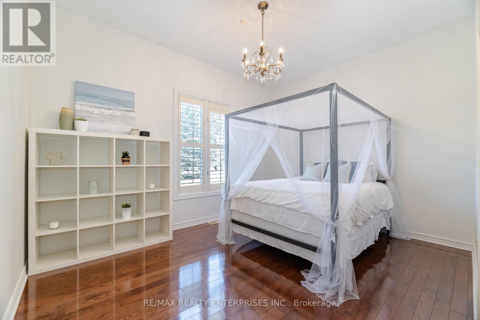 Photo 27 of 2 Stoney Brae Street, Brant ON