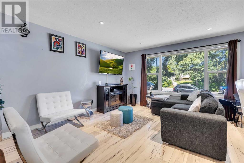 Single Family House Bungalow for Sale in  Foritana Road SE Forest Heights Calgary 