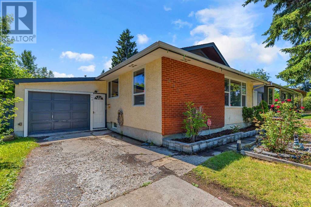 Single Family House Bungalow for Sale in  Foritana Road SE Forest Heights Calgary 