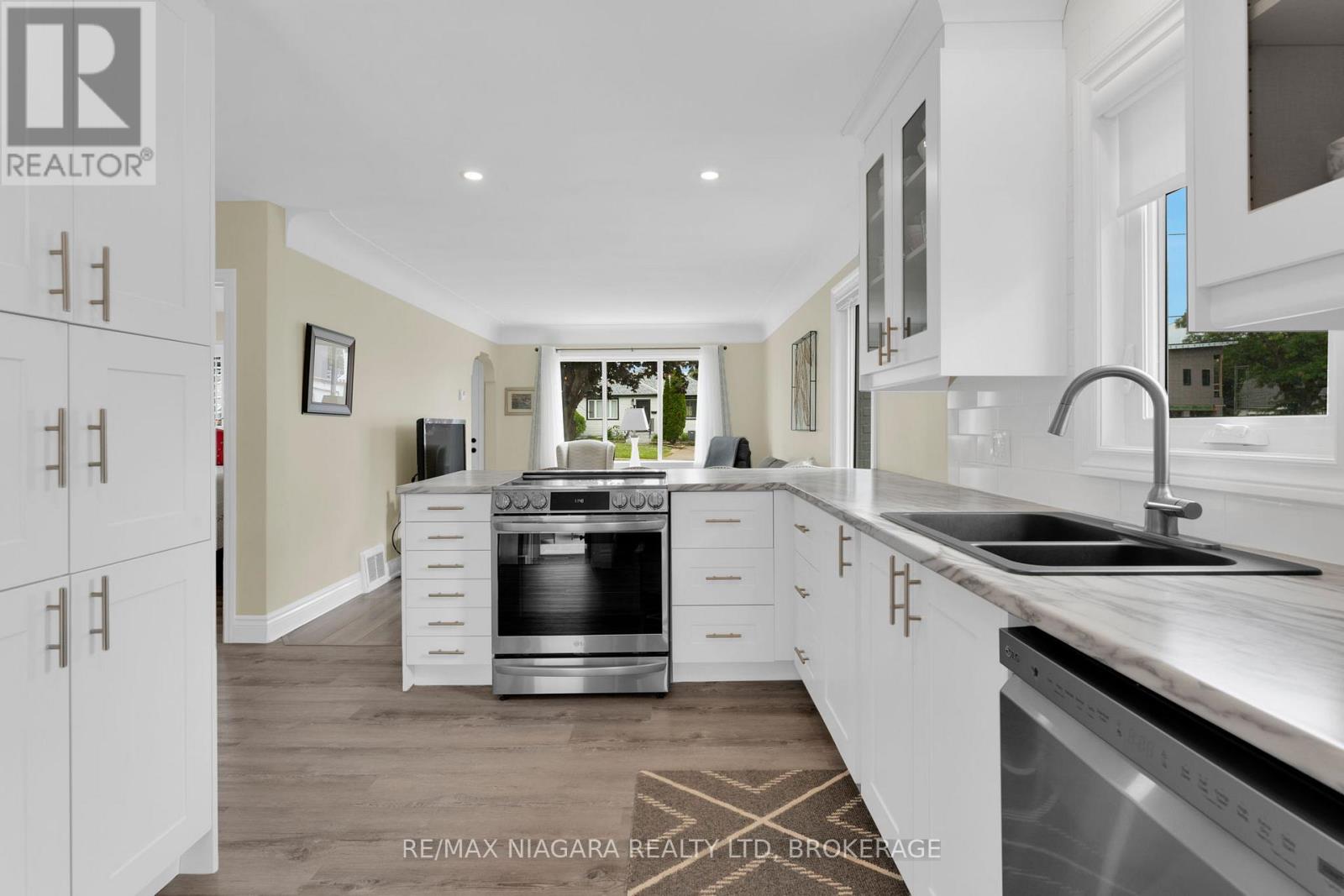 Photo 33 of 6140 Collins Drive, Niagara Falls ON