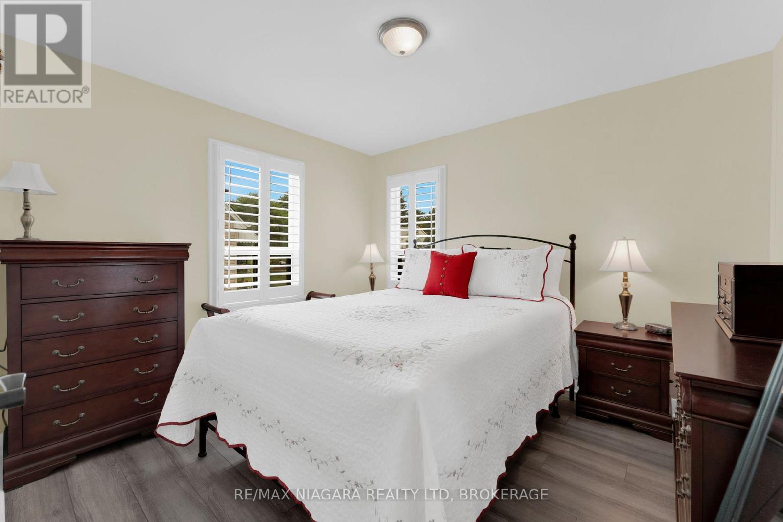 Photo 31 of 6140 Collins Drive, Niagara Falls ON