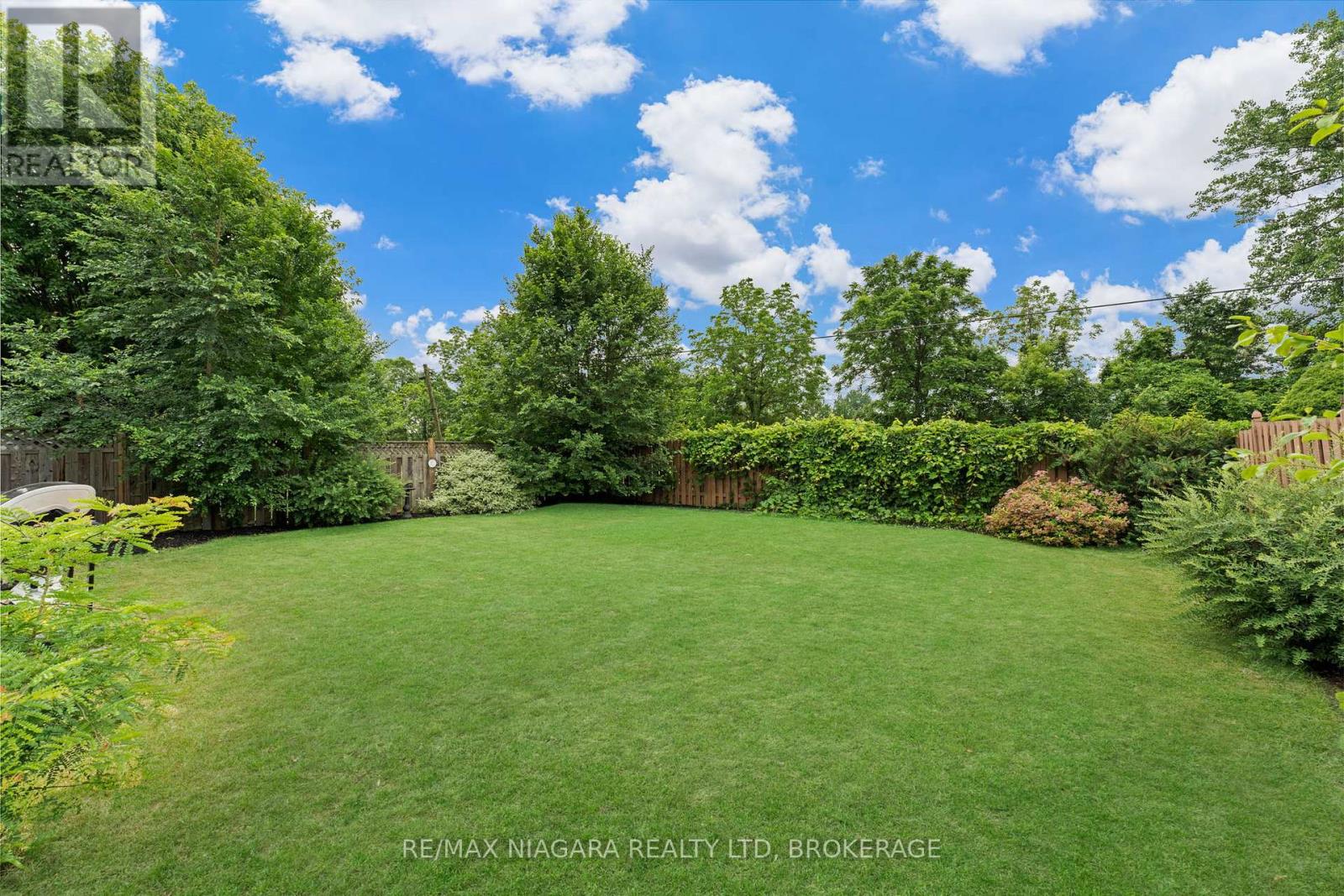 Photo 30 of 6140 Collins Drive, Niagara Falls ON